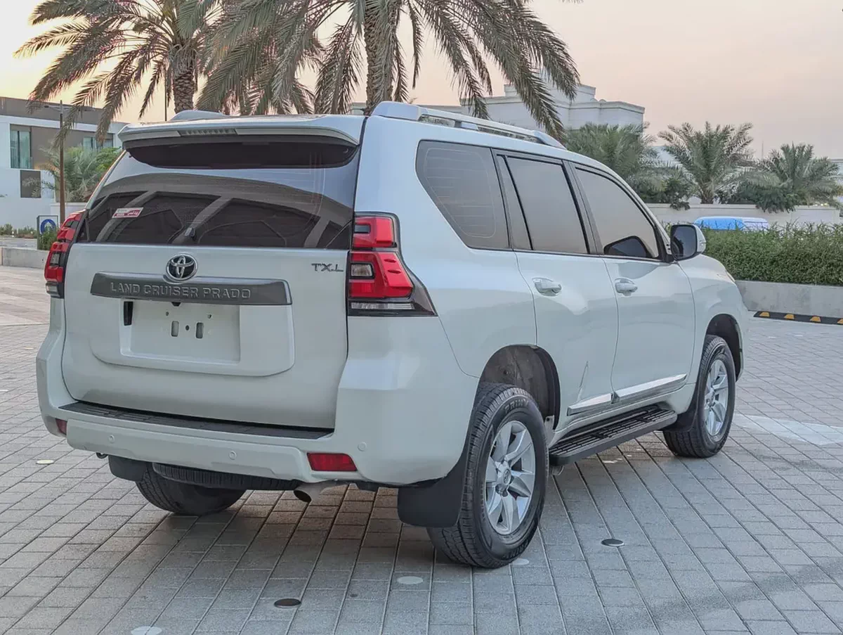 TOYOTA PRADO 2020 GCC V4 2.7L ACCIDENT FREE IN EXCELLENT CONDITION-12-12