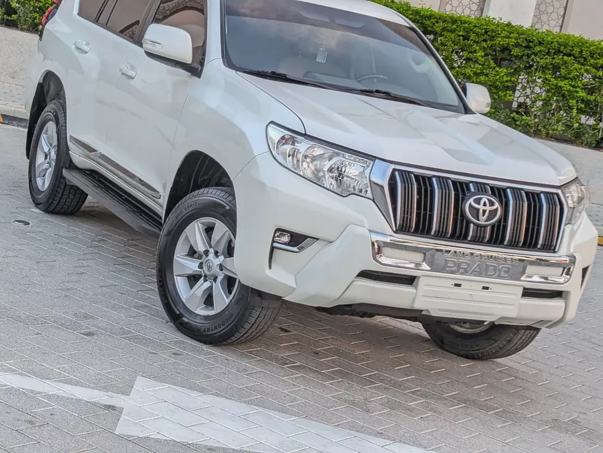 TOYOTA PRADO 2020 GCC V4 2.7L ACCIDENT FREE IN EXCELLENT CONDITION-18-18