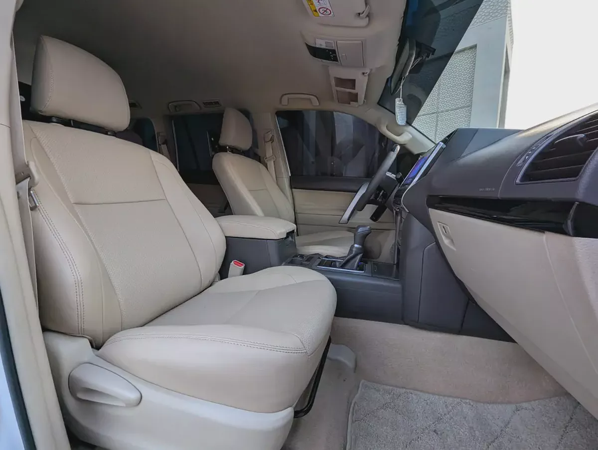 TOYOTA PRADO 2020 GCC V4 2.7L ACCIDENT FREE IN EXCELLENT CONDITION-7-7