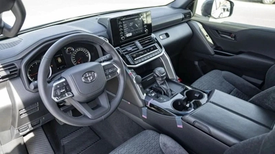 Toyota Land Cruiser (LHD) LC300 GXR 4.0P AT MY2025– GREY-16