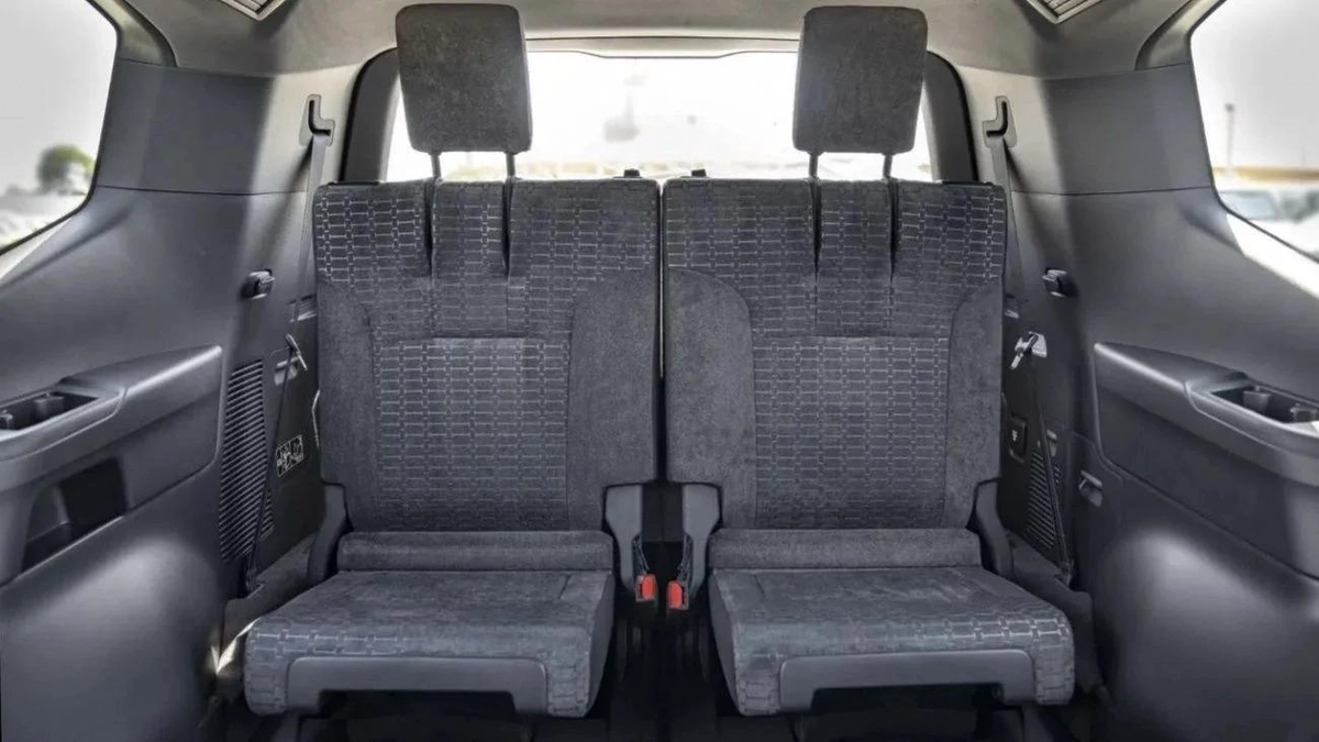 Toyota Land Cruiser (LHD) LC300 GXR 4.0P AT MY2025– GREY-13-13