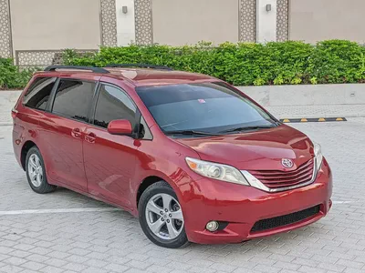 Toyota Sienna 2015 Mid Option With Navigation In Perfect Condition 7 Seater Flawless Family Van-2