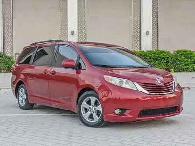 Toyota Sienna 2015 Mid Option With Navigation In Perfect Condition 7 Seater Flawless Family Van-3