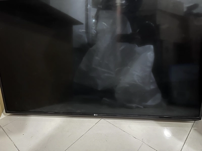 LG Smart 4K TV 49inch-3