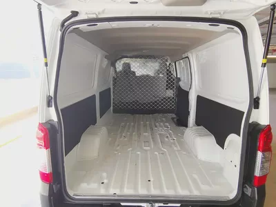 Nissan Urvan NV350 3 Seater Manual 2021 | GCC Specs | Well Maintained-14