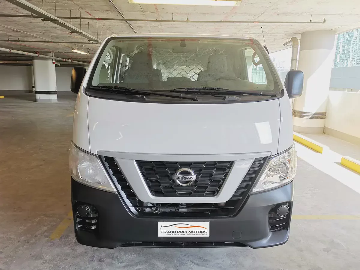 Nissan Urvan NV350 3 Seater Manual 2021 | GCC Specs | Well Maintained-1-1