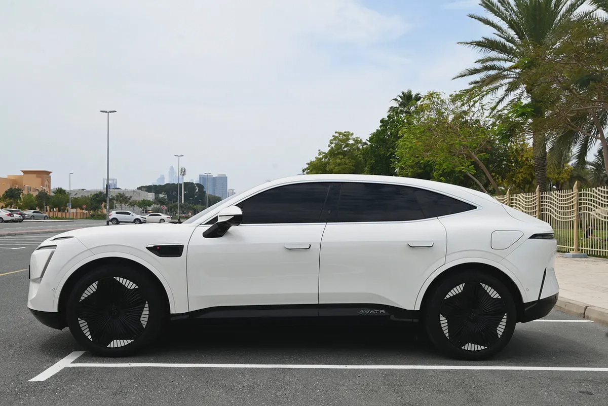 BEST OFFER - ROYAL EDITION - AVATR 11 LUXURY - LOW MILEAGE-4-4