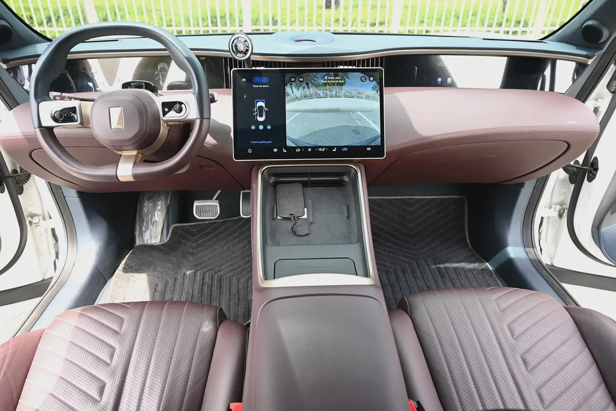 BEST OFFER - ROYAL EDITION - AVATR 11 LUXURY - LOW MILEAGE-8-8