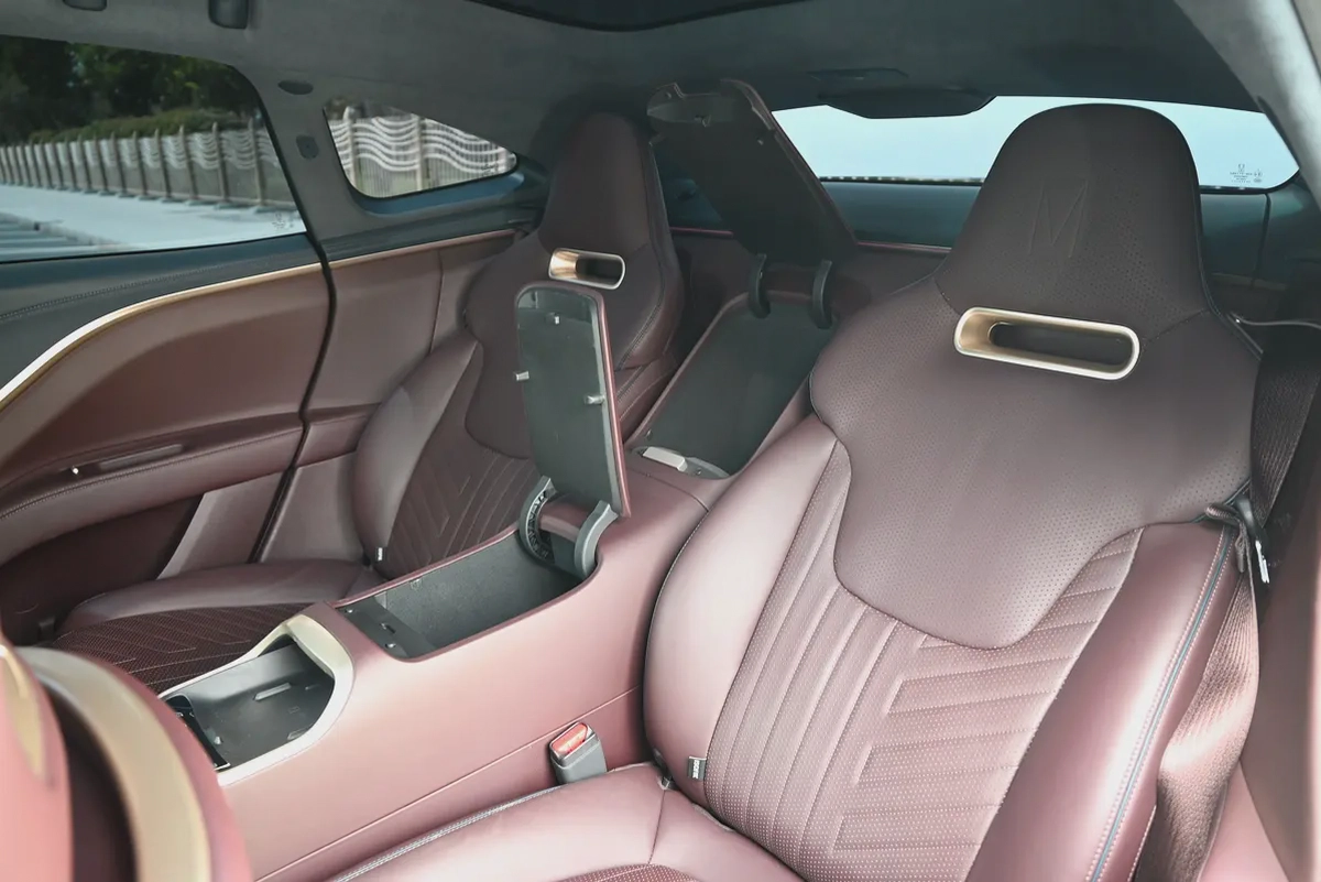 BEST OFFER - ROYAL EDITION - AVATR 11 LUXURY - LOW MILEAGE-13-13