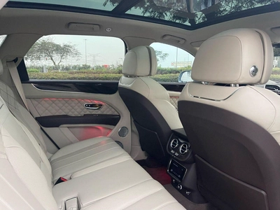 Bentley Bentayga FIRST EDITION-10