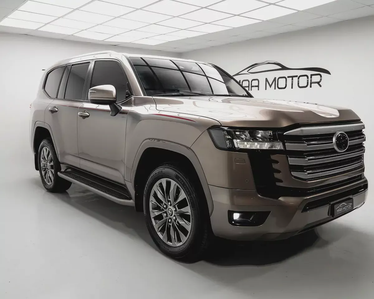 Toyota Land Cruiser GXR 2022 | GCC Specs | Low Mileage-2-2