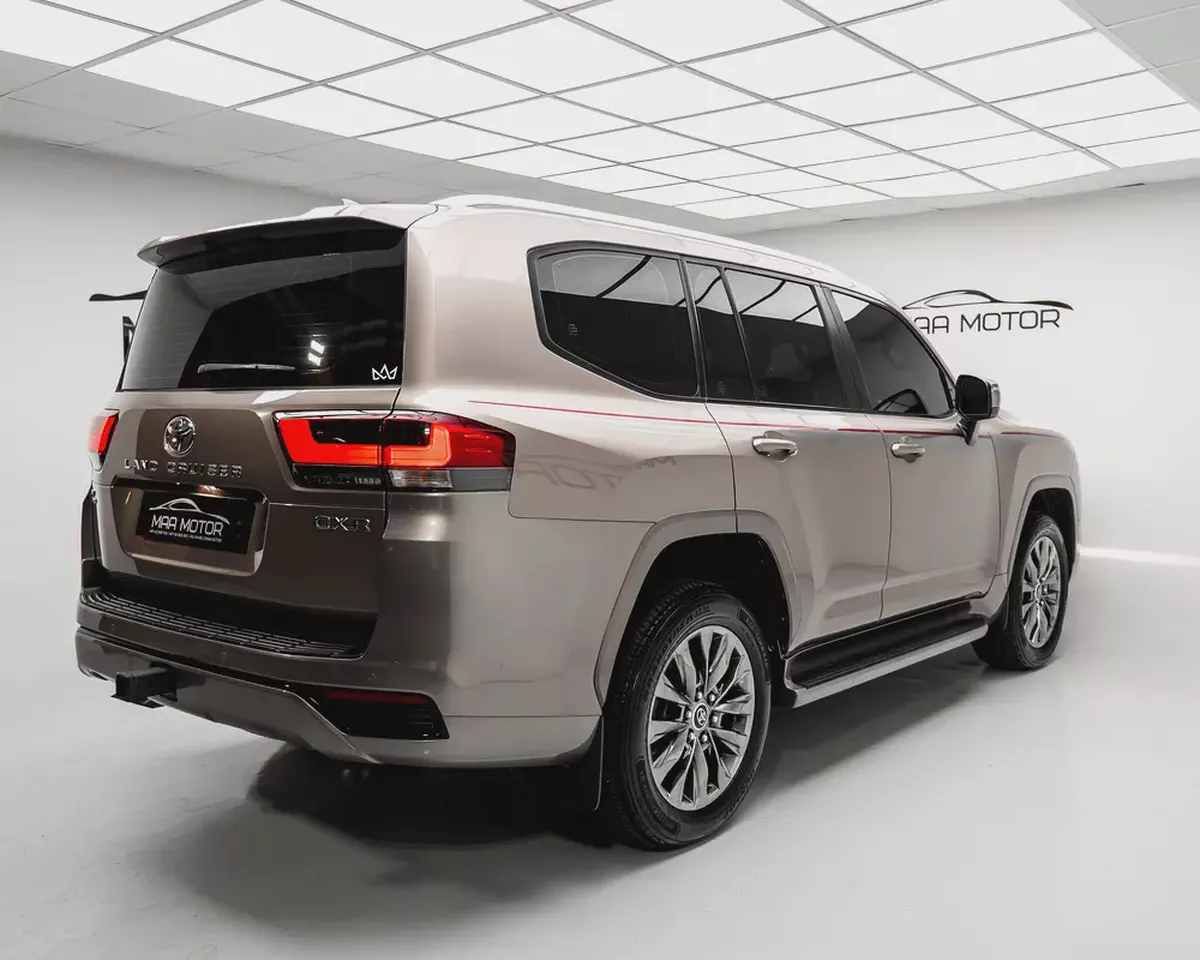 Toyota Land Cruiser GXR 2022 | GCC Specs | Low Mileage-3-3
