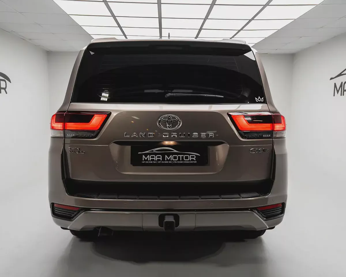 Toyota Land Cruiser GXR 2022 | GCC Specs | Low Mileage-4-4