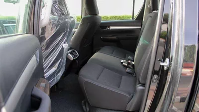 Toyota Hilux SGLX TOYOTA 2.4L D DC 4WD AT Full option-9