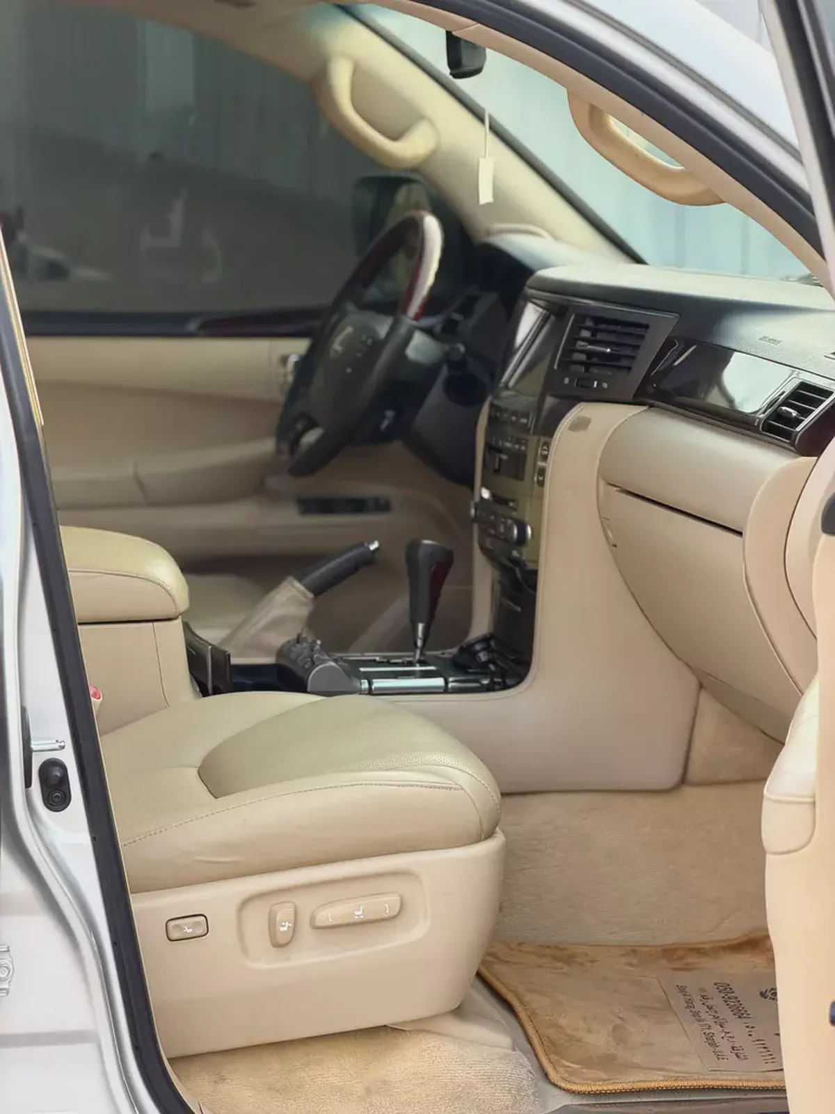2010 Lexus LX 570 Sport GCC Specs-9-9