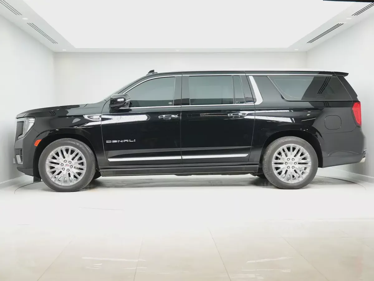 GMC Yukon Denali 2023 | GCC Specs | Low Mileage | Warranty-1-1