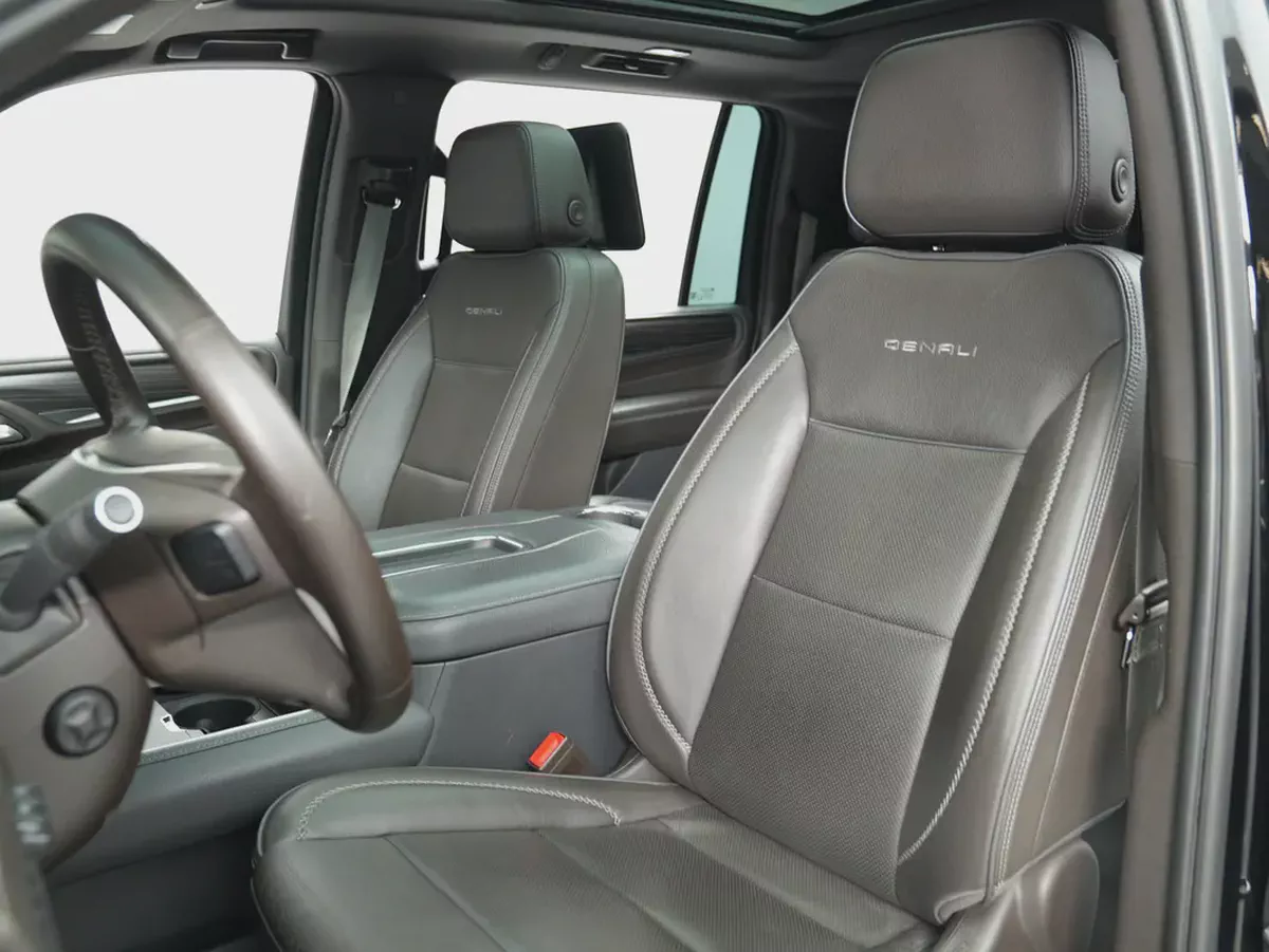 GMC Yukon Denali 2023 | GCC Specs | Low Mileage | Warranty-7-7
