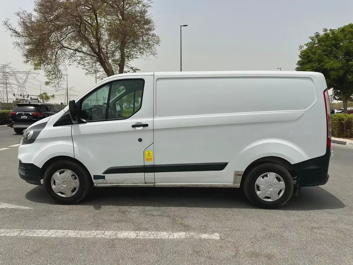 Ford Transit Van 2021 - GCC Specs - Excellent Condition-2-2