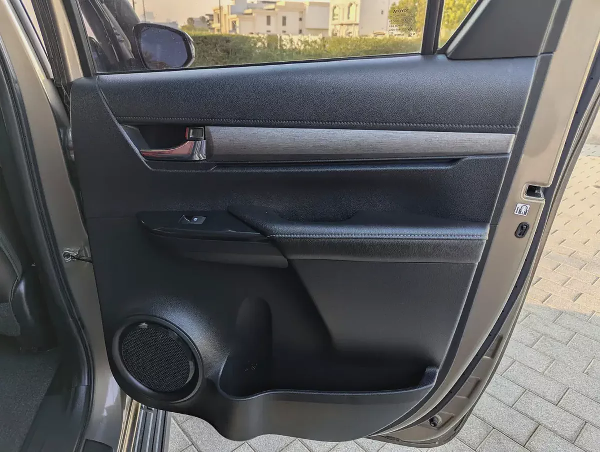 Toyota Hilux Adventure 2021 GCC Specs V6 4.0L  interior and Exterior Excellent Condition-10-10