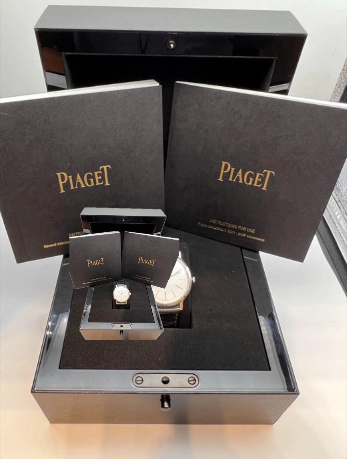 Piaget Luxury Watch with Black Leather Strap-4-4
