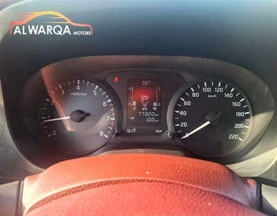 Nissan Navara SE 2022 - GCC Specs - 4x4 Automatic Gear-15