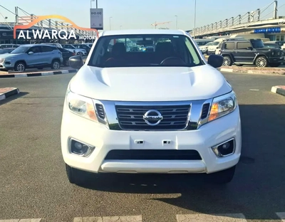 Nissan Navara SE 2022 - GCC Specs - 4x4 Automatic Gear-6