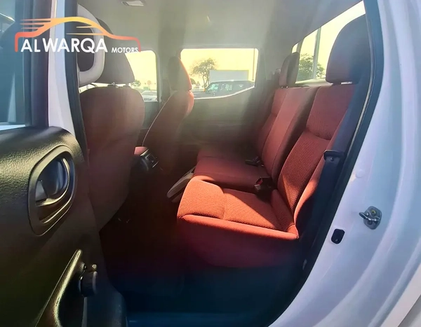 Nissan Navara SE 2022 - GCC Specs - 4x4 Automatic Gear
