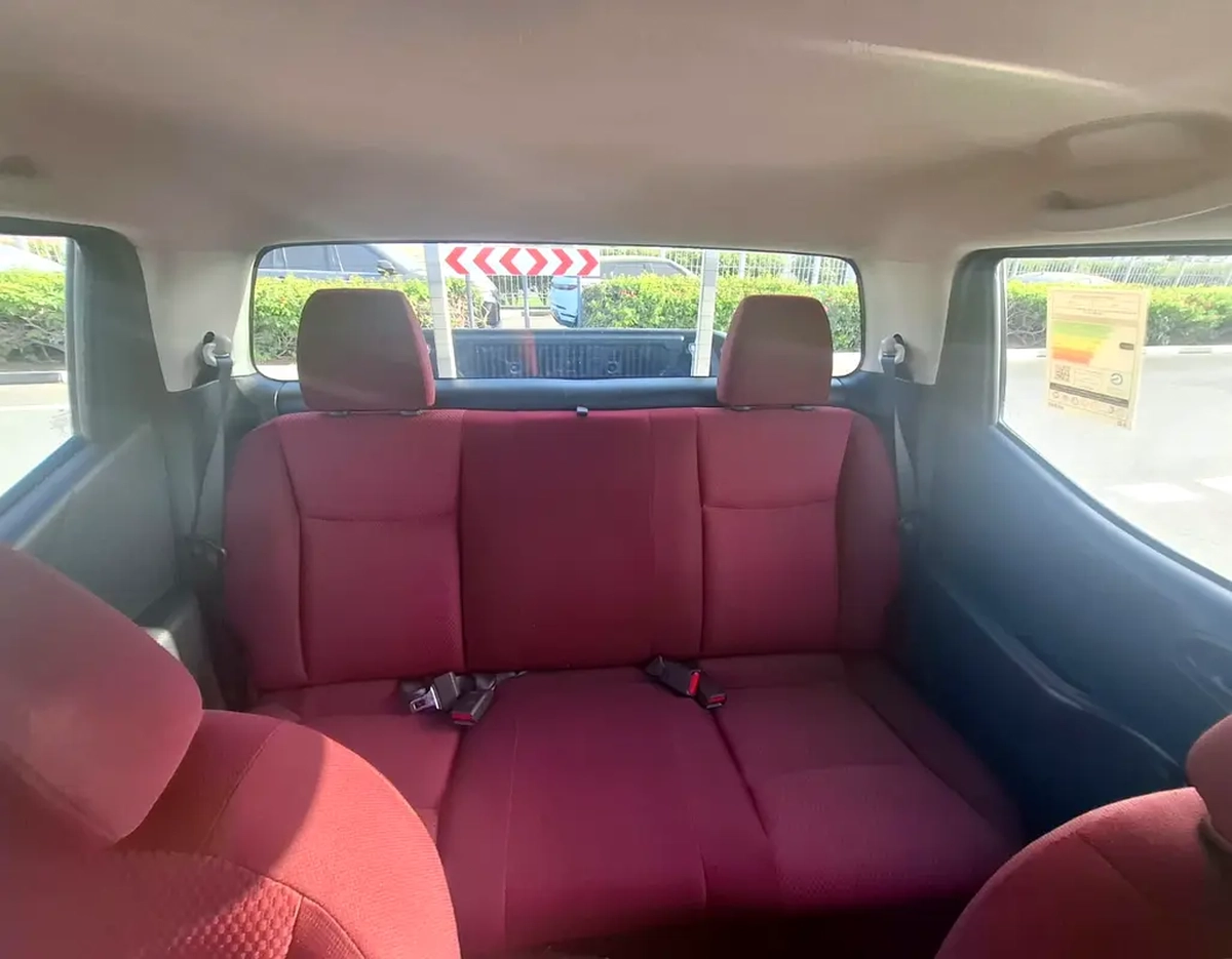 Nissan Navara SE 2022 - GCC Specs - 4x4 Automatic Gear-16-16
