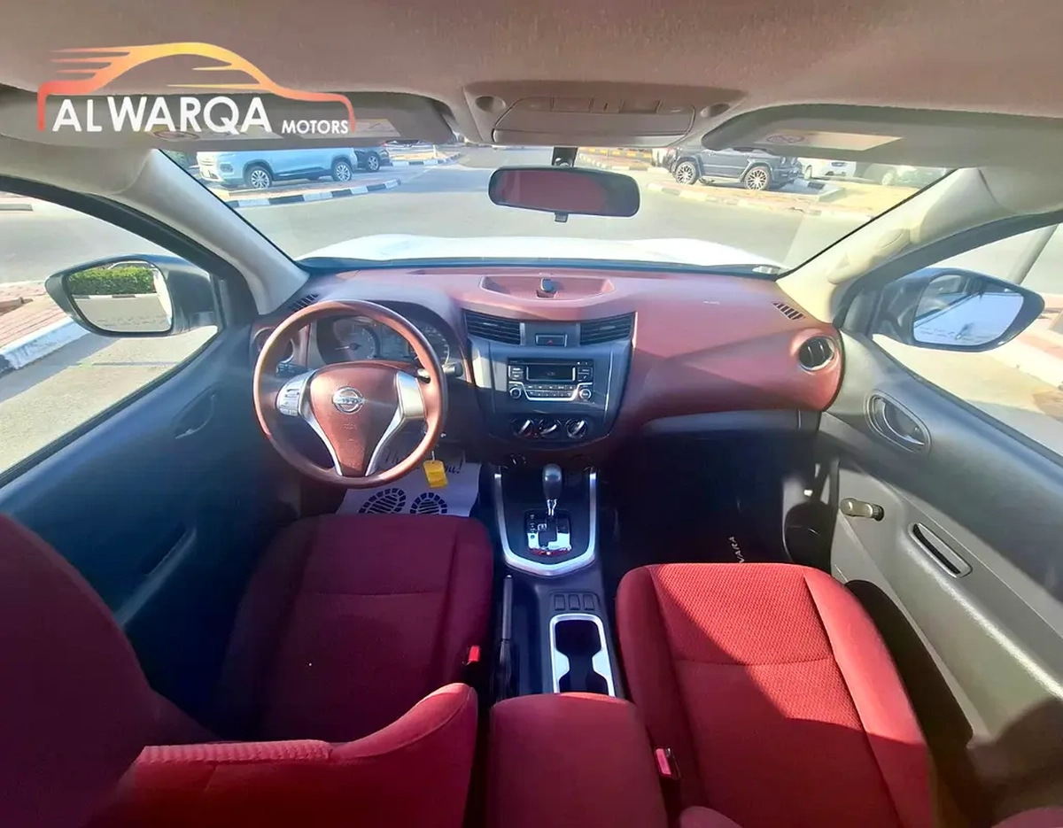Nissan Navara SE 2022 - GCC Specs - 4x4 Automatic Gear-8-8
