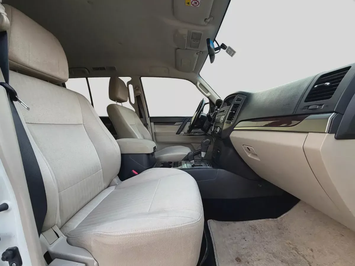 MITSUBISHI PAJERO GLS V6 | 7-SEATER 4WD SUV | GCC | 2016-15-15