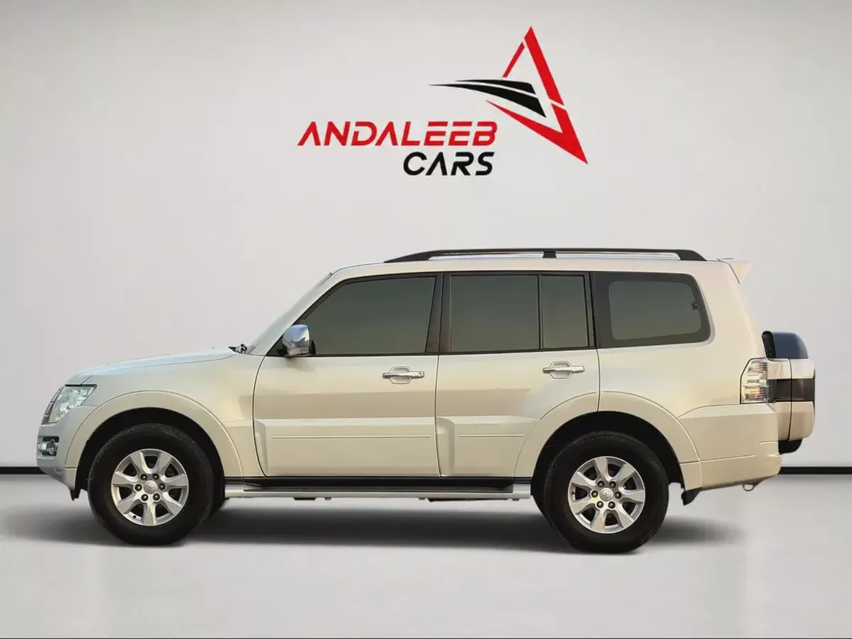 MITSUBISHI PAJERO GLS V6 | 7-SEATER 4WD SUV | GCC | 2016-8-8