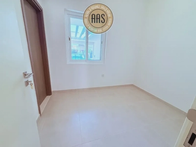 READY TO MOVE SPACIOUS 3BR+MAID VILLA AVAILABLE FOR RENT-21