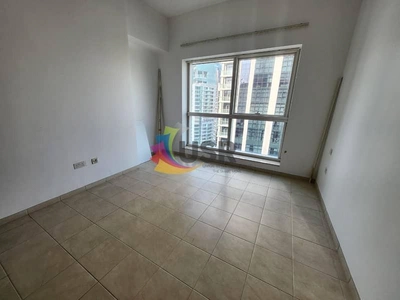 HUGE BALCONY | 3BHK IN MARINA VIEW | FOR FAMILY 180K-13