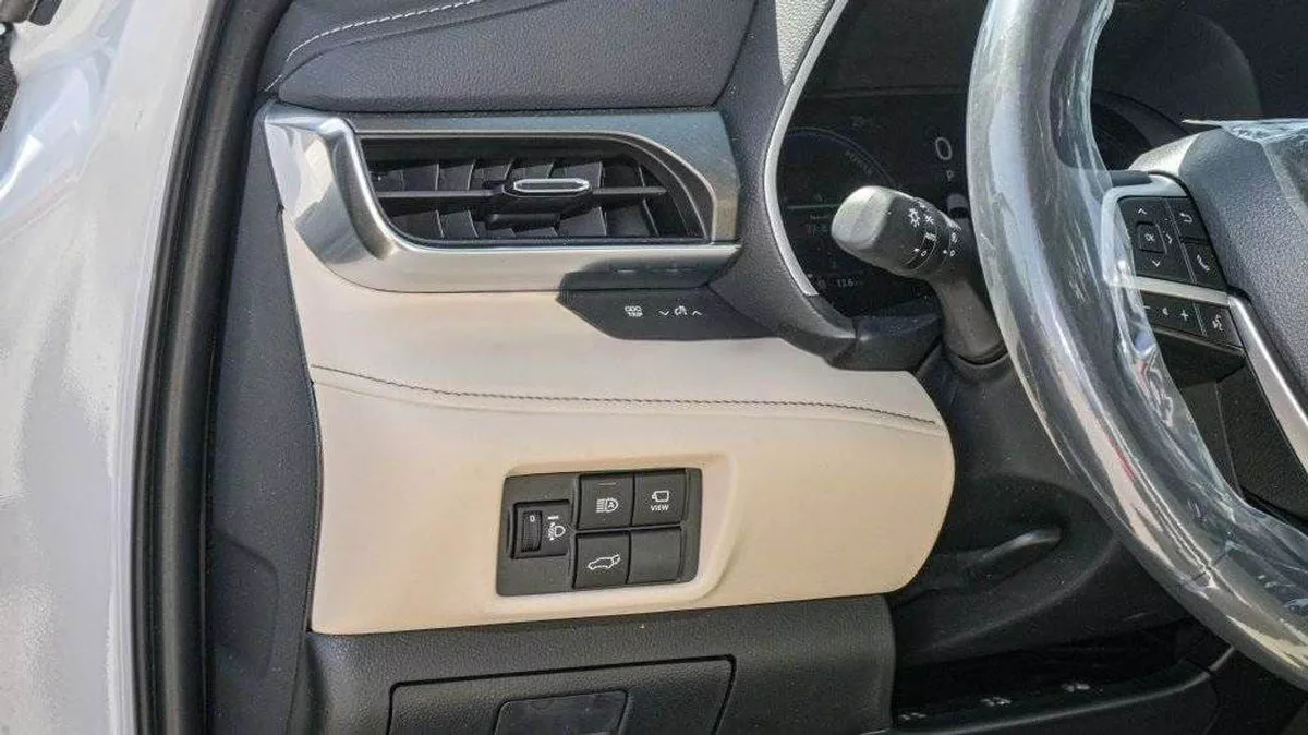 Toyota Highlander VXR 2.5L Hybrid VXR (AWD)-7-0