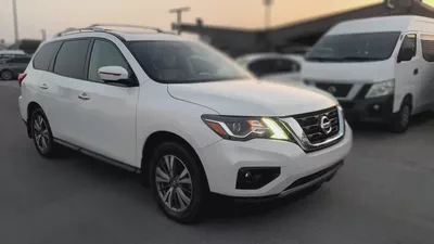 Nissan Pathfinder SV 2017 GCC Specs - Family SUV in Excellent Condition-1