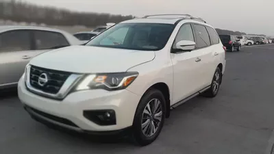 Nissan Pathfinder SV 2017 GCC Specs - Family SUV in Excellent Condition-2