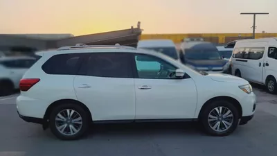 Nissan Pathfinder SV 2017 GCC Specs - Family SUV in Excellent Condition-5