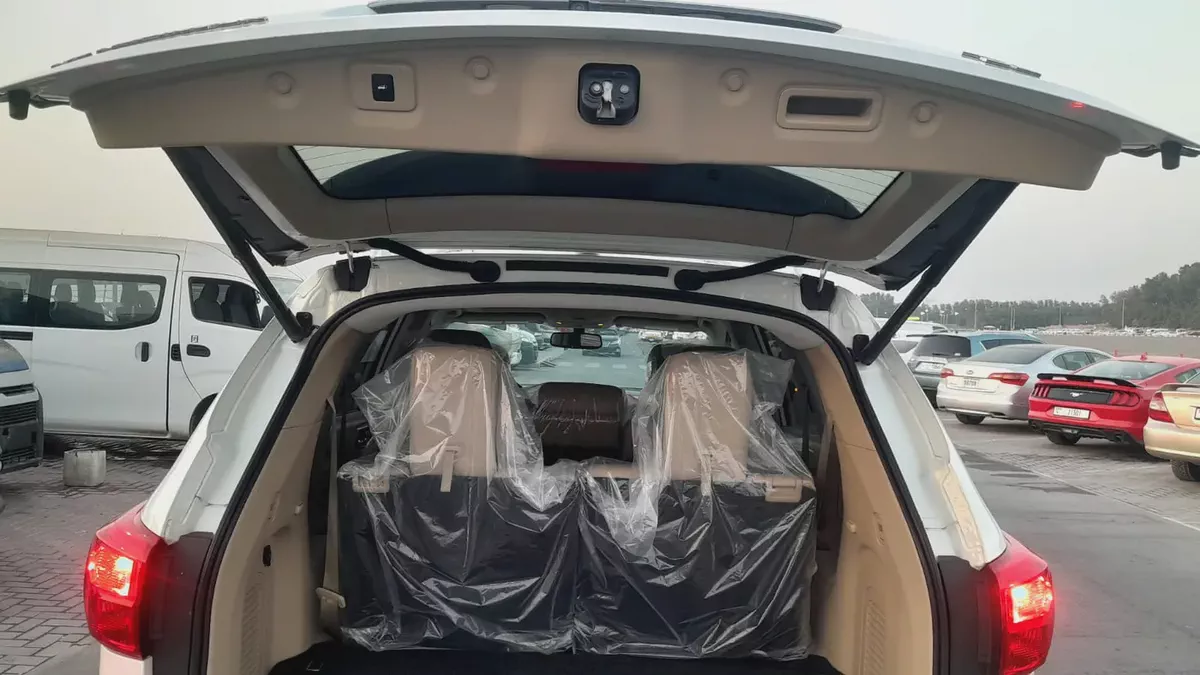 Nissan Pathfinder SV 2017 GCC Specs - Family SUV in Excellent Condition-12-12
