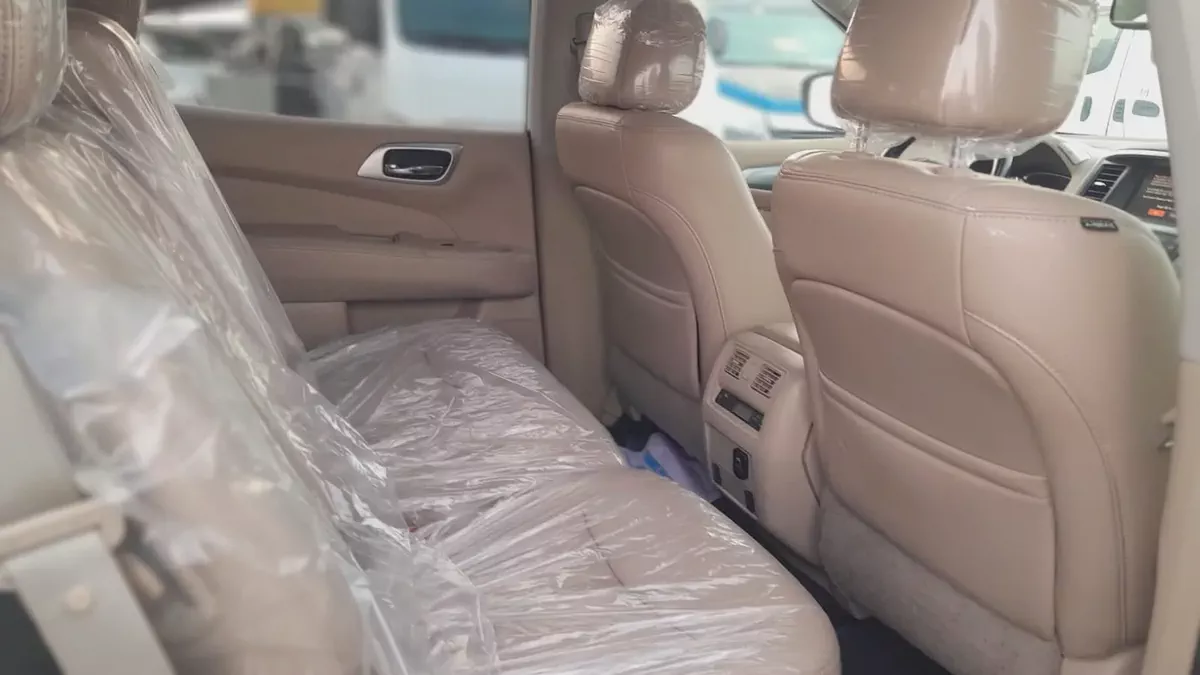 Nissan Pathfinder SV 2017 GCC Specs - Family SUV in Excellent Condition-15-15