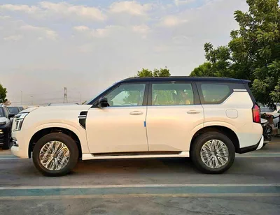 Nissan Patrol LE PLATINUM TURBO DUAL TONE || 3.5 V6 PETROL / FULL OPTION WITH RR ENTERTAINMENT SCREEN-3
