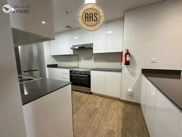 Luxurious 3bhk flat||Multiple Cheques ||Near Metro Station