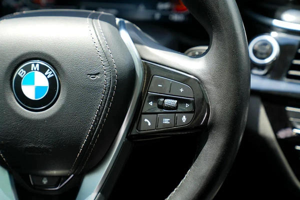 BMW 520i 2020 - Korean Specs - Excellent Condition