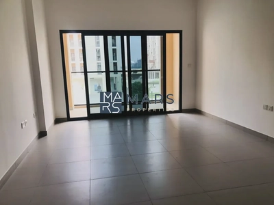 Private balcony | Kitchen Appliances | Community view |-10