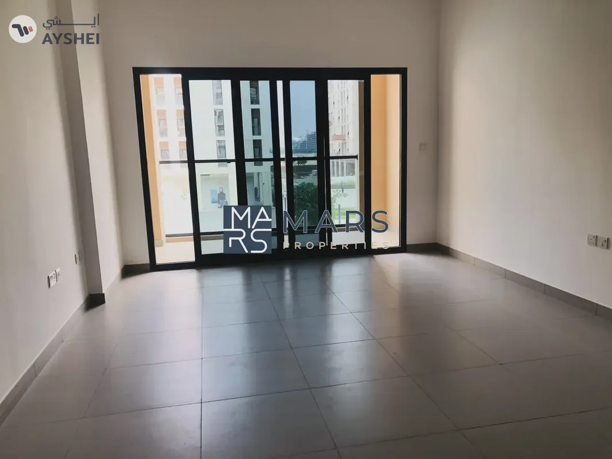 Private balcony | Kitchen Appliances | Community view |-10-10