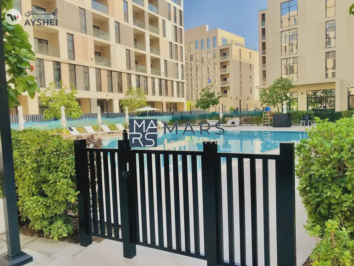 Private balcony | Kitchen Appliances | Community view |-14-14