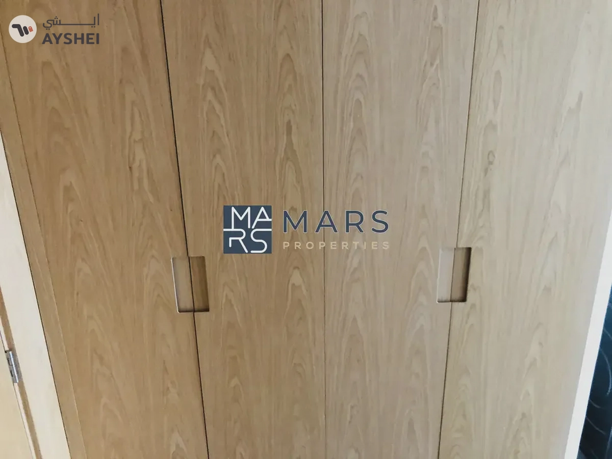Private balcony | Kitchen Appliances | Community view |-1-1