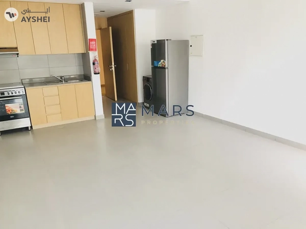 Private balcony | Kitchen Appliances | Community view |