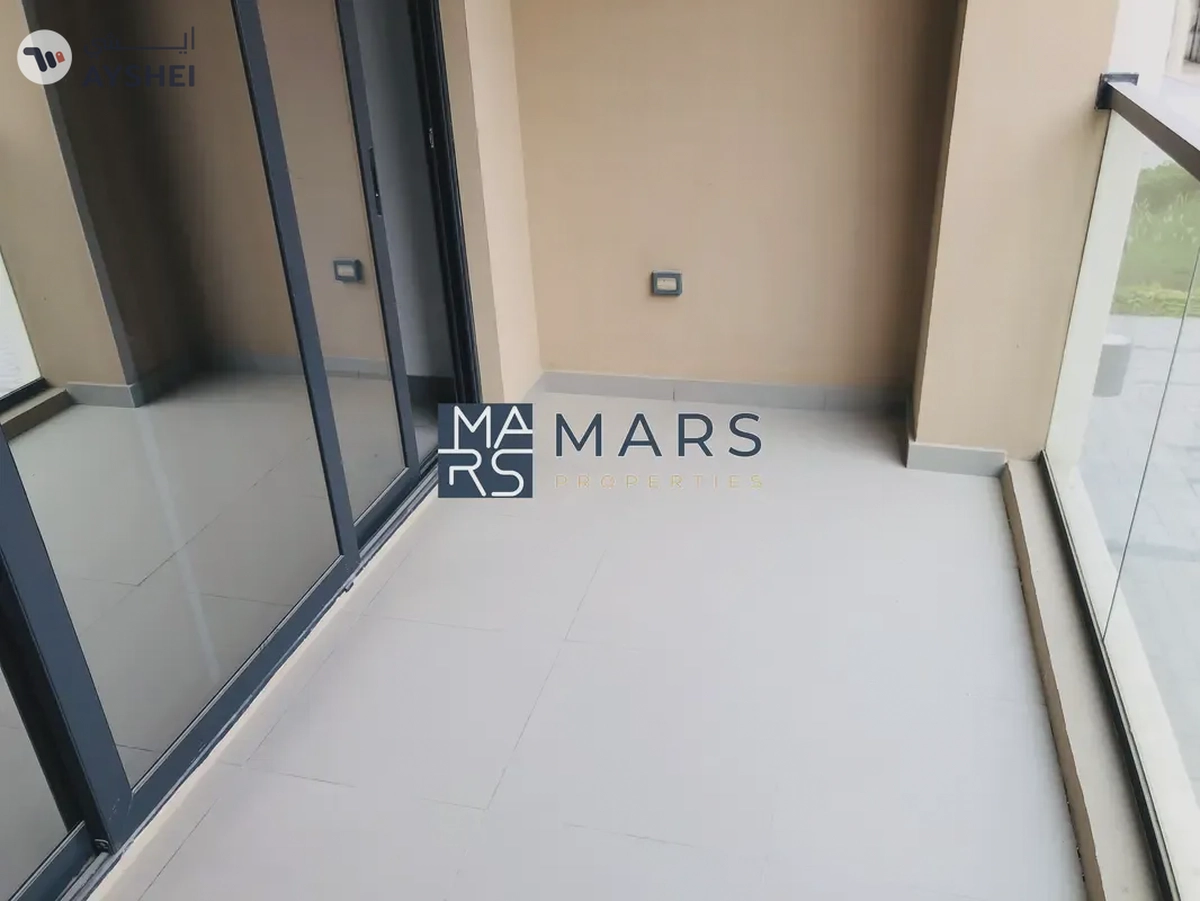 Private balcony | Kitchen Appliances | Community view |-6-6
