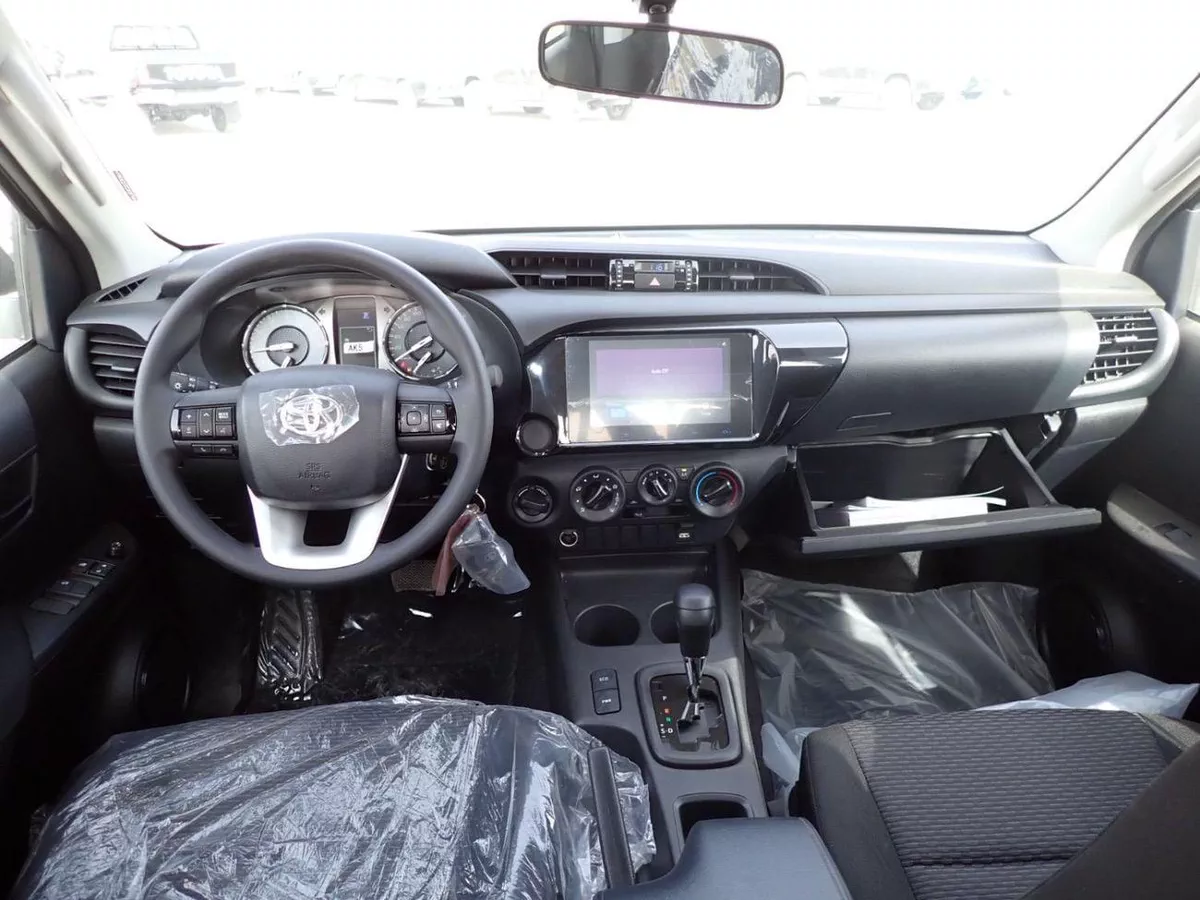 Toyota Hilux GLX-9-0