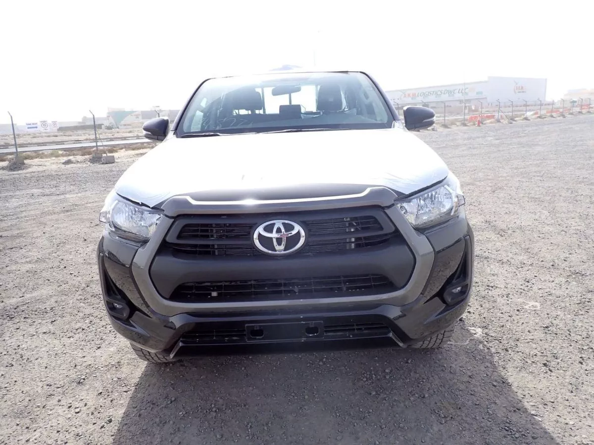 Toyota Hilux GLX-1-0